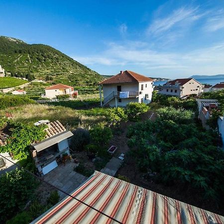 Garden Apartments Komiža المظهر الخارجي الصورة