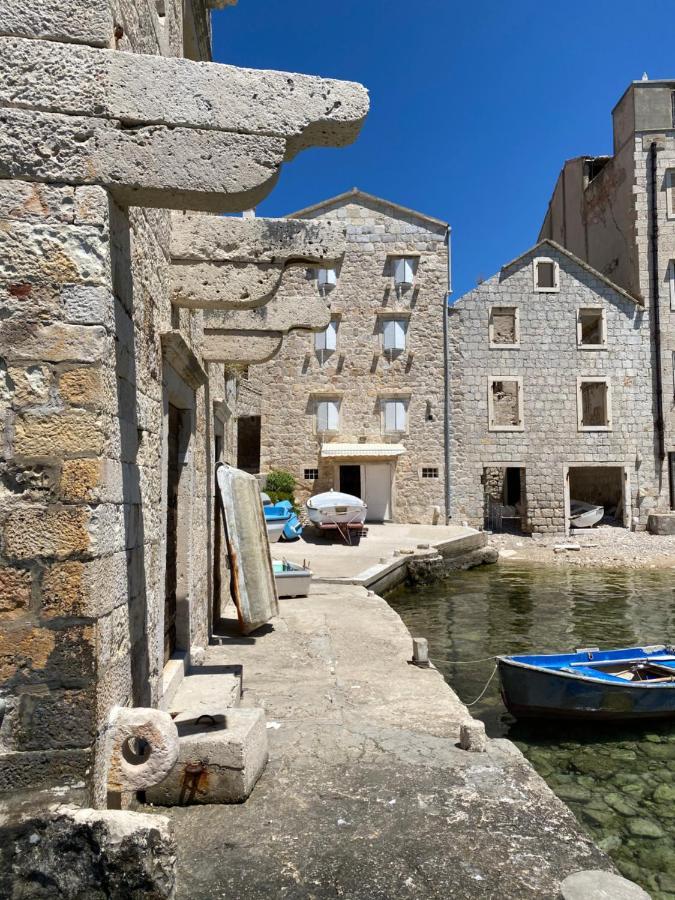 Garden Apartments Komiža المظهر الخارجي الصورة