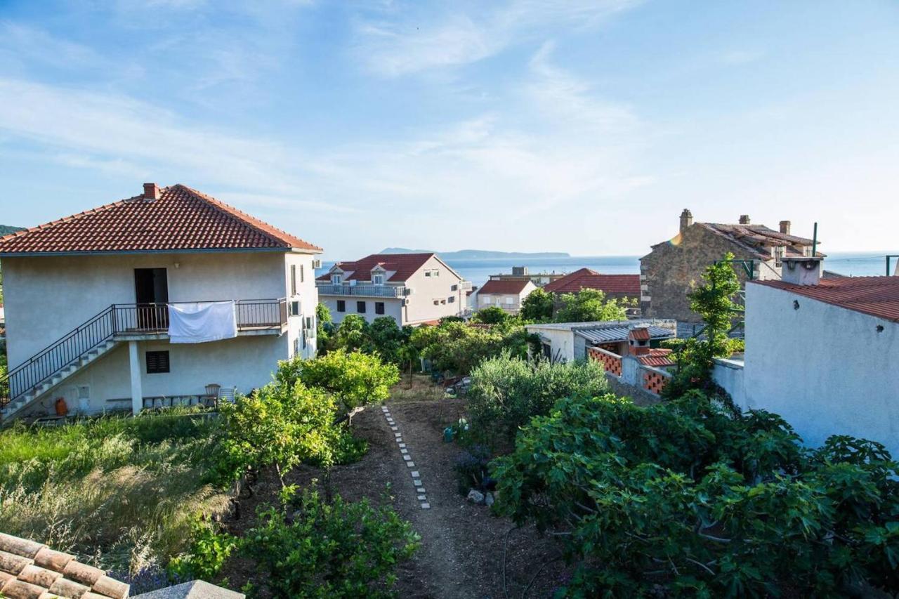 Garden Apartments Komiža المظهر الخارجي الصورة