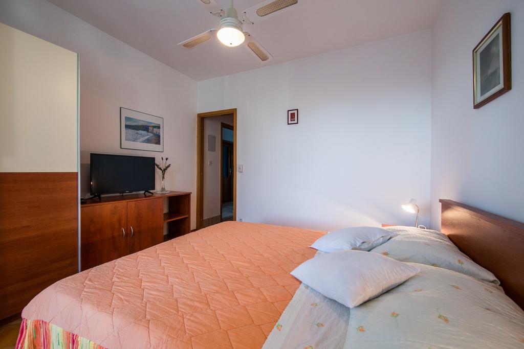 Garden Apartments Komiža المظهر الخارجي الصورة