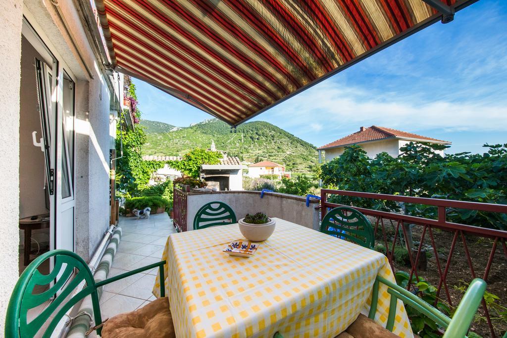 Garden Apartments Komiža المظهر الخارجي الصورة