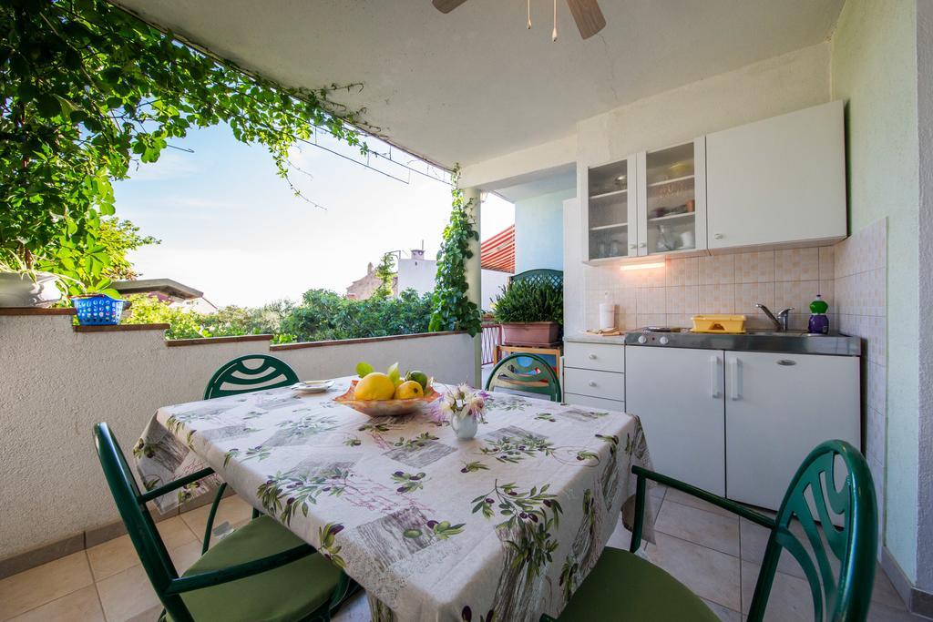 Garden Apartments Komiža المظهر الخارجي الصورة