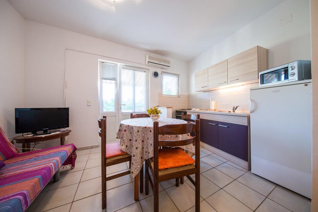 Garden Apartments Komiža المظهر الخارجي الصورة